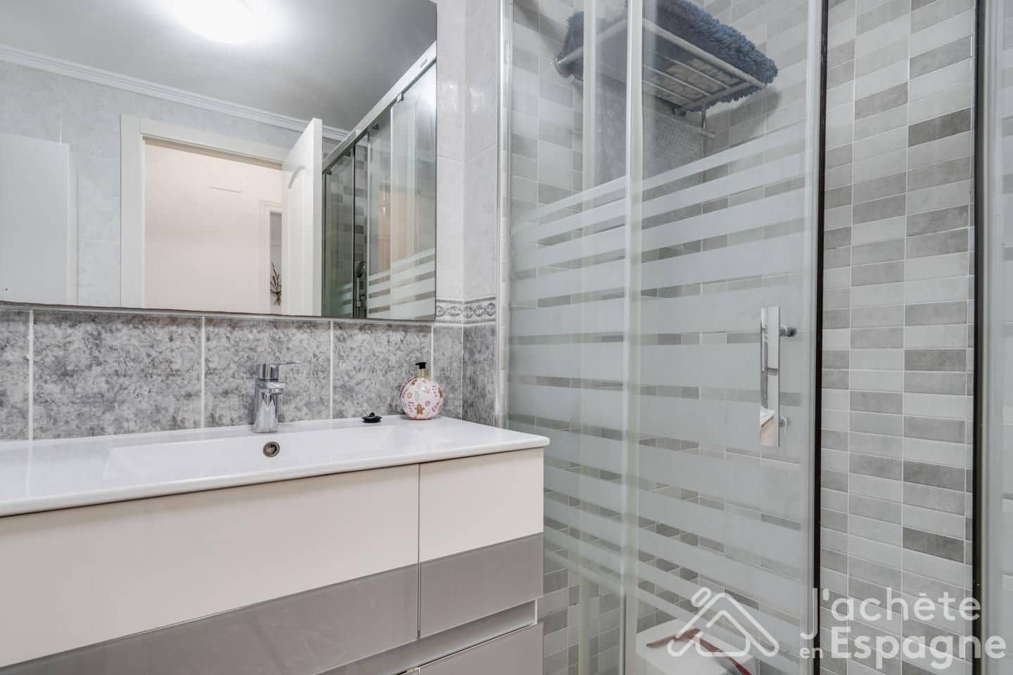2 bedroom Apartment for sale in Valencia city with pool - € 330,000 (Ref: 10116109)