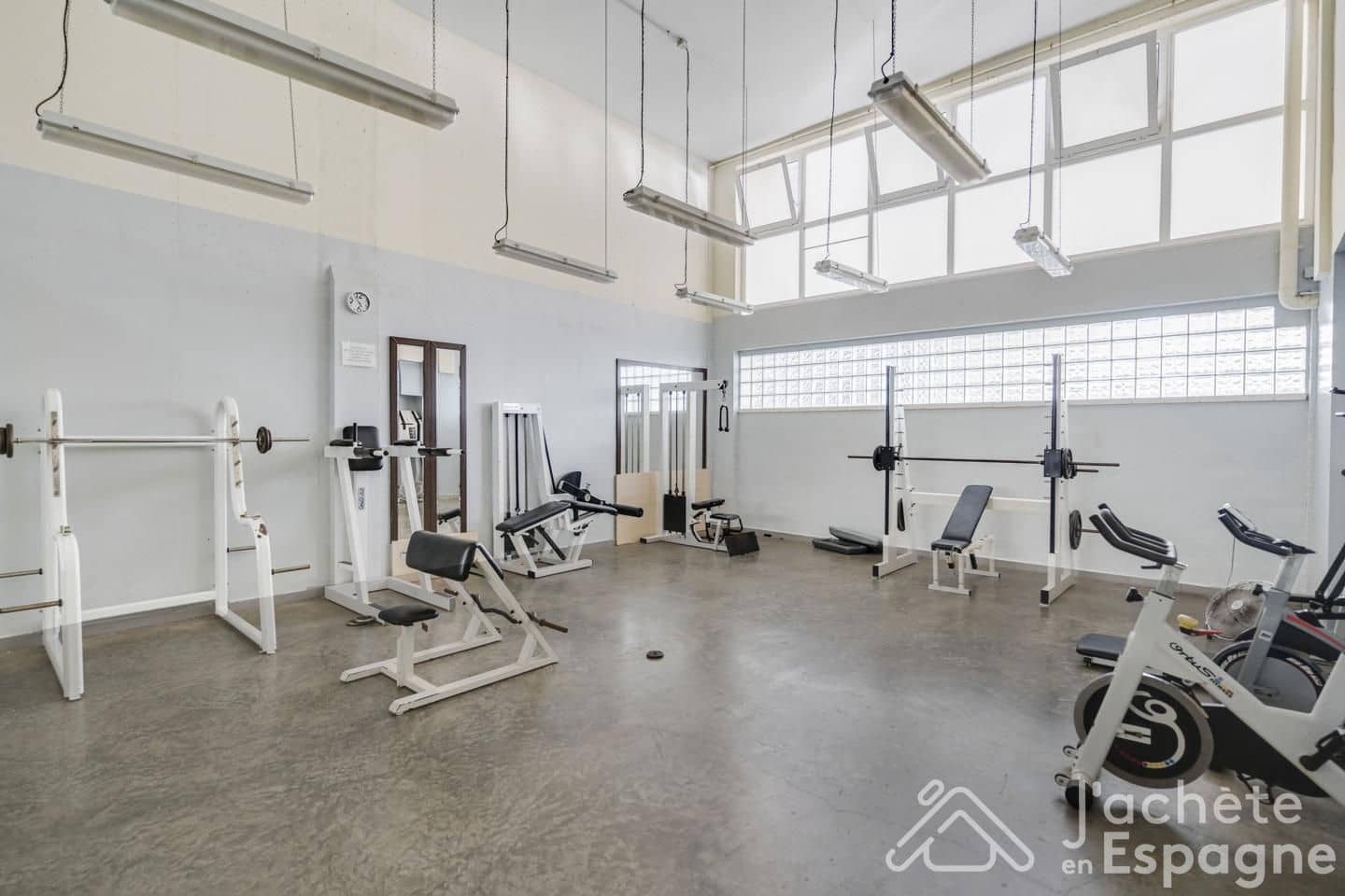 2 bedroom Apartment for sale in Valencia city with pool - € 330,000 (Ref: 10116109)