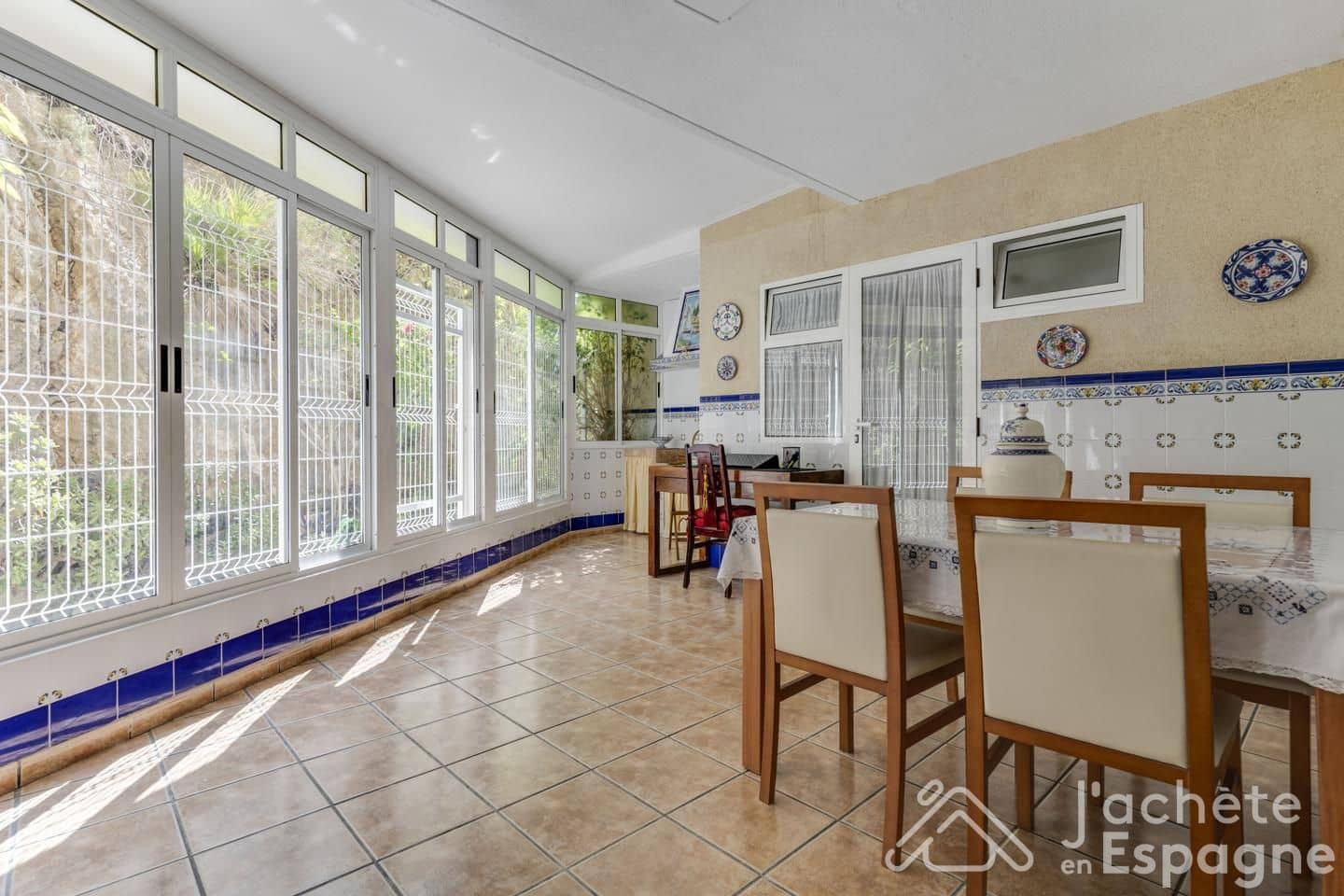 2 bedroom Apartment for sale in Valencia city with pool - € 330,000 (Ref: 10116109)