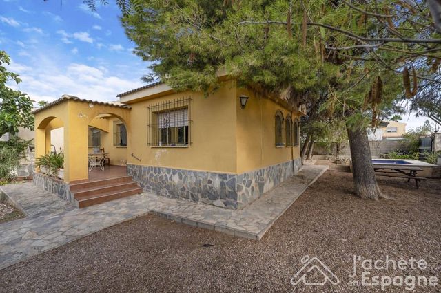 4 slaapkamer Villa te koop in San Vicente / Sant Vicent del Raspeig met zwembad garage - € 390.000 (Ref: 10116110)