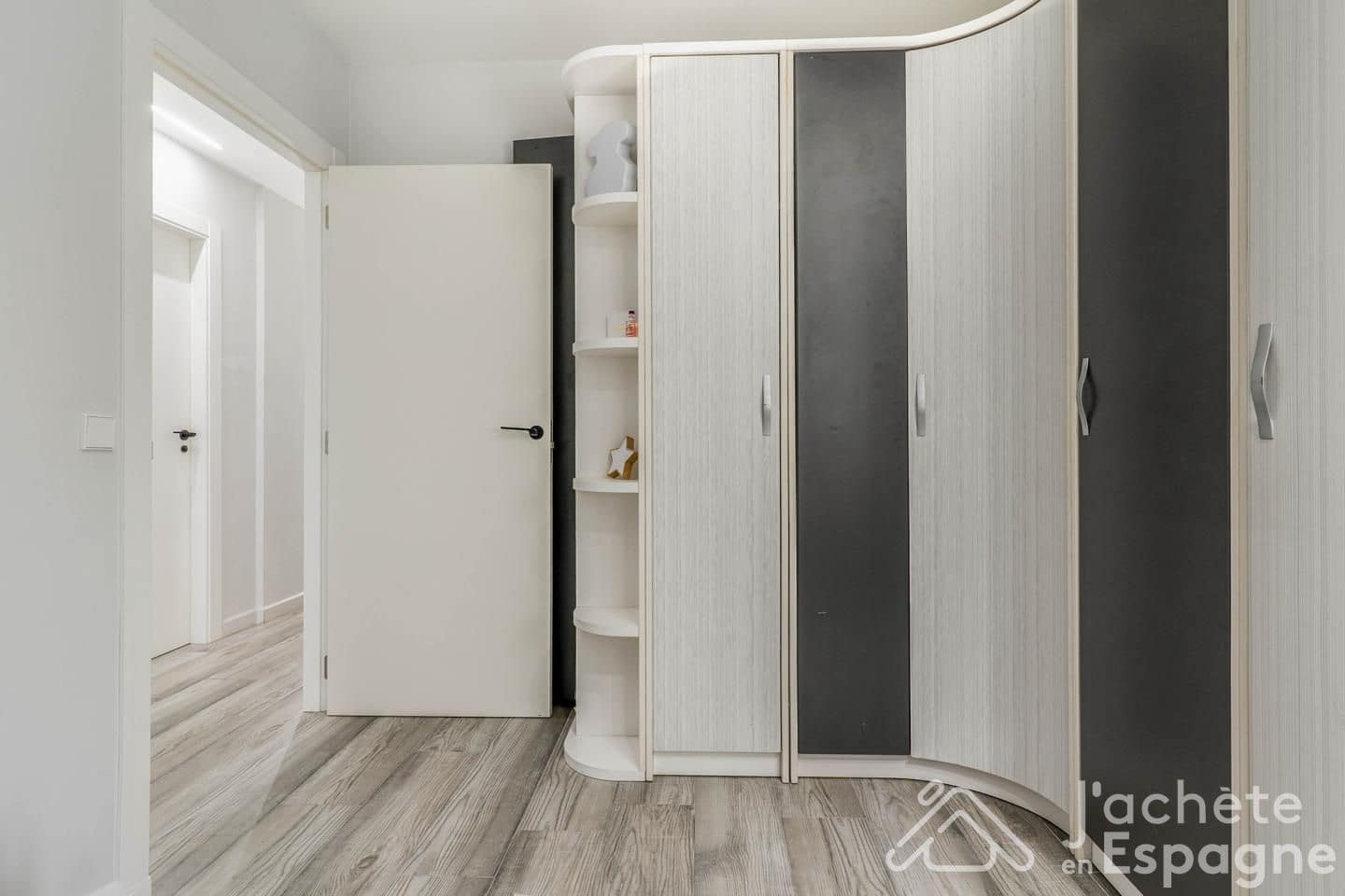 3 soveværelse Lejlighed til salg i L'Alcudia - € 220.000 (Ref: 10116111)