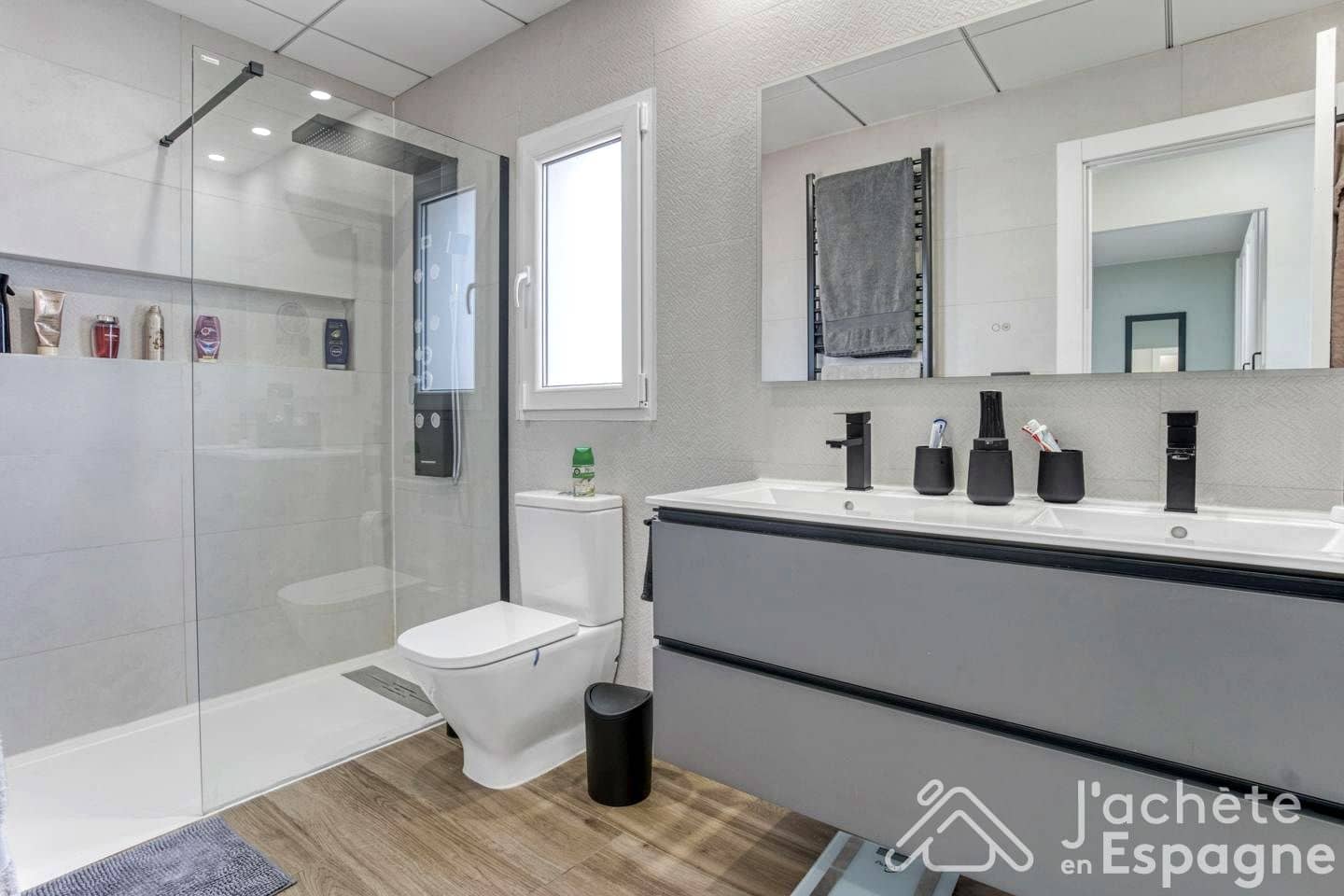 5 Zimmer Villa zu verkaufen in Barraca d'Aigues Vives mit Pool Garage - 559.000 € (Ref: 10116115)