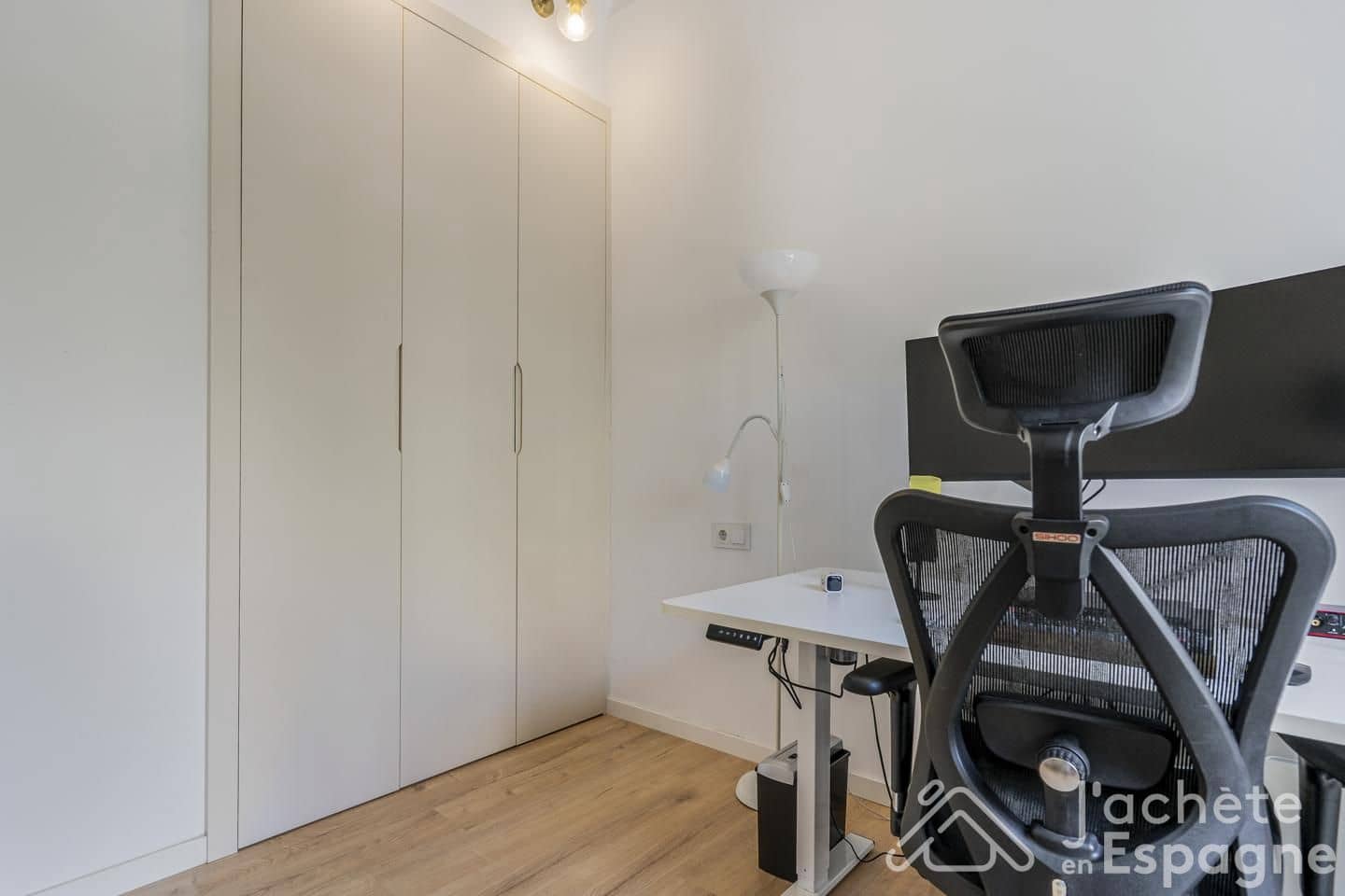 2 bedroom Flat for sale in Valencia city - € 695,000 (Ref: 10116124)