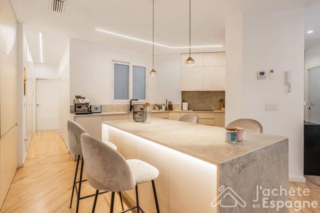 Piso de 2 habitaciones en La Gran Via, València ciudad en venta - 695.000 € (Ref: 10116124)