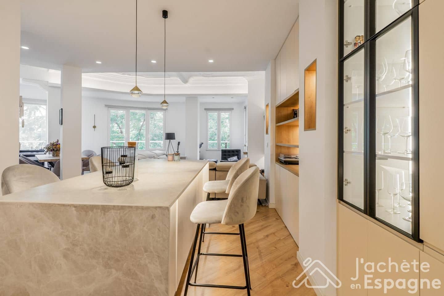 2 bedroom Flat for sale in Valencia city - € 695,000 (Ref: 10116124)