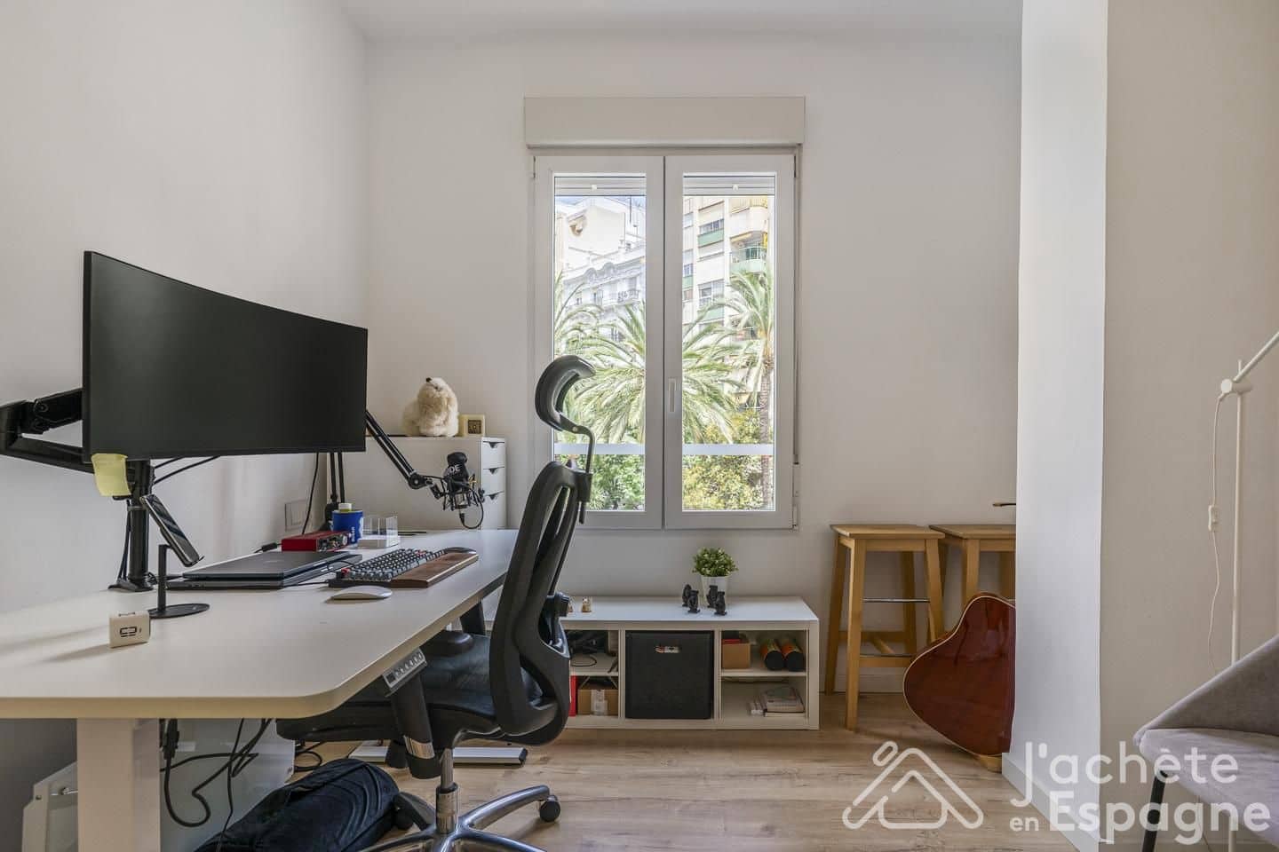 2 bedroom Flat for sale in Valencia city - € 695,000 (Ref: 10116124)