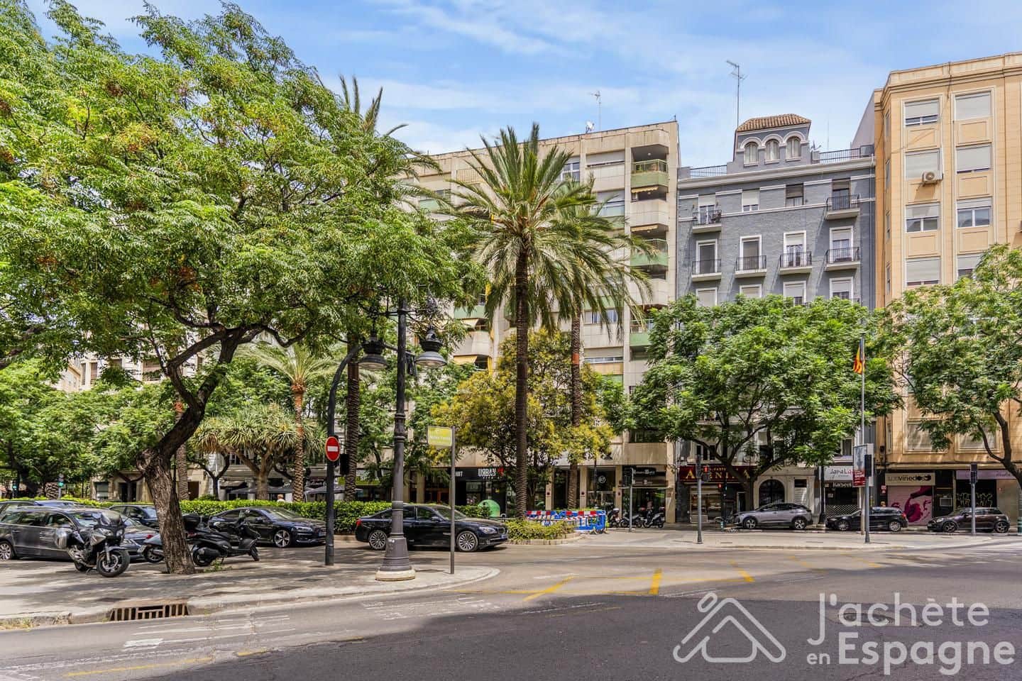 2 bedroom Flat for sale in Valencia city - € 695,000 (Ref: 10116124)