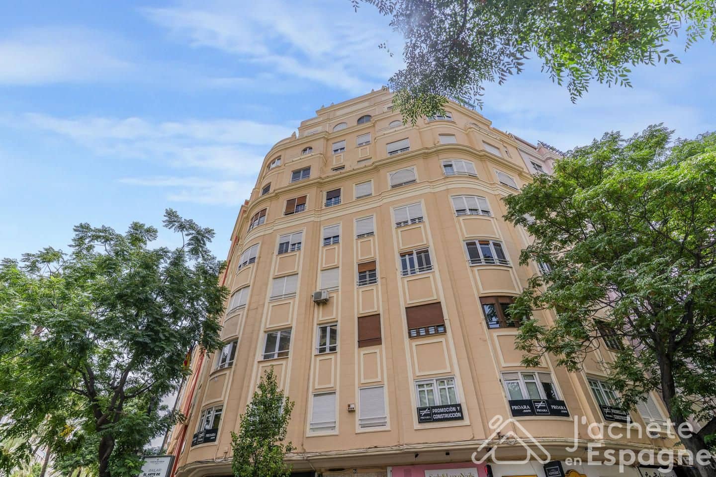 2 bedroom Flat for sale in Valencia city - € 695,000 (Ref: 10116124)