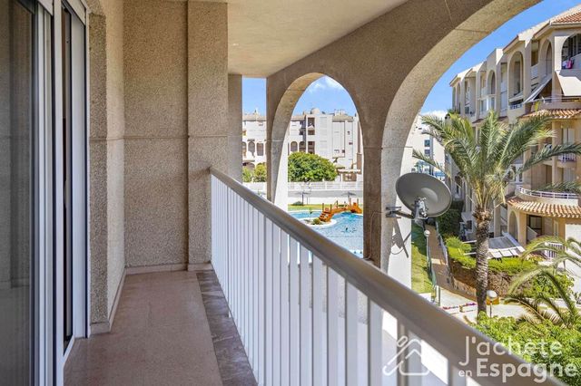 3 quarto Apartamento para venda em Playa de Muchavista, El Campello com piscina garagem - 460 000 € (Ref: 10116131)
