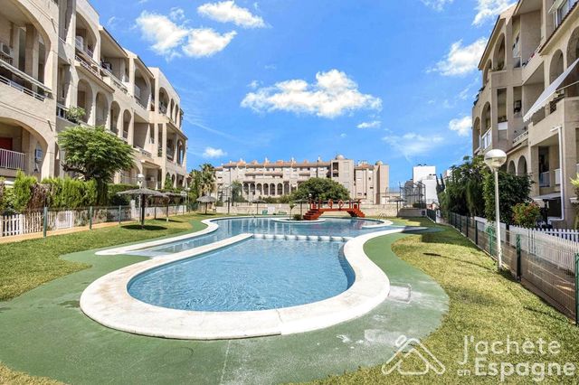 3 quarto Apartamento para venda em Playa de Muchavista, El Campello com piscina garagem - 460 000 € (Ref: 10116131)