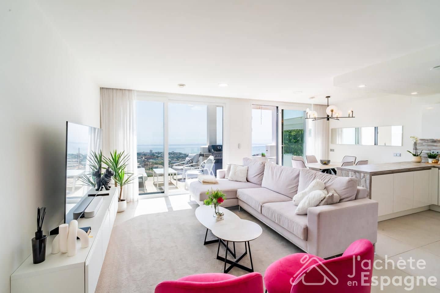 Apartamento de 2 habitaciones en Benalmádena en venta con piscina garaje - 590.000 € (Ref: 10116132)