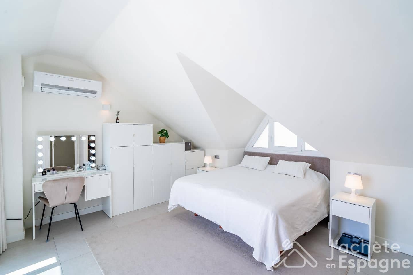 Apartamento de 2 habitaciones en Benalmádena en venta con piscina garaje - 590.000 € (Ref: 10116132)