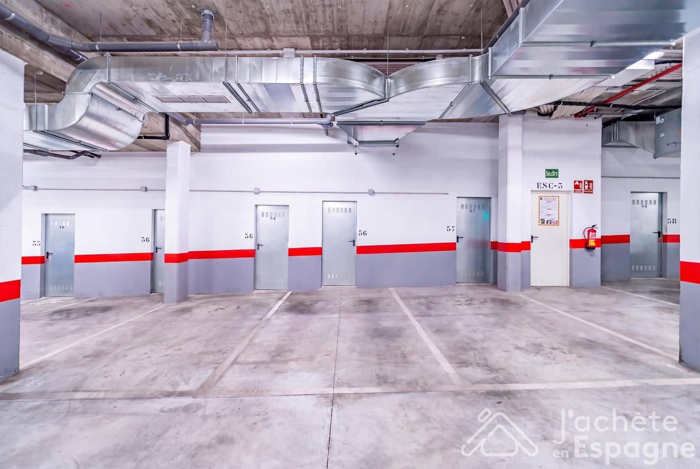 Apartamento de 2 habitaciones en Benalmádena en venta con piscina garaje - 590.000 € (Ref: 10116132)