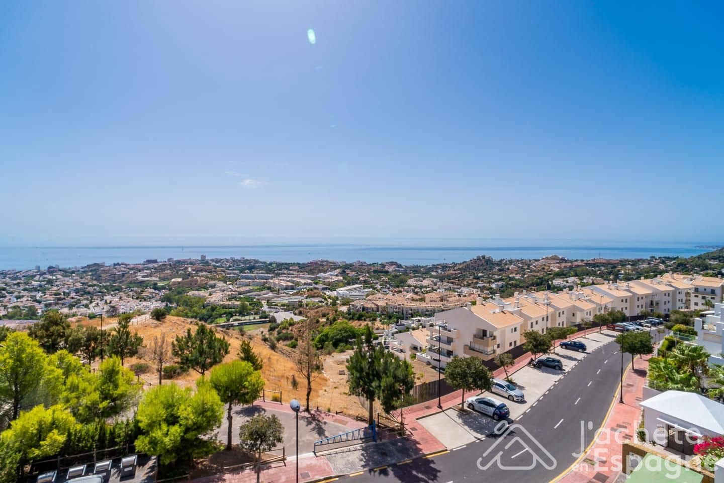 Apartamento de 2 habitaciones en Benalmádena en venta con piscina garaje - 590.000 € (Ref: 10116132)