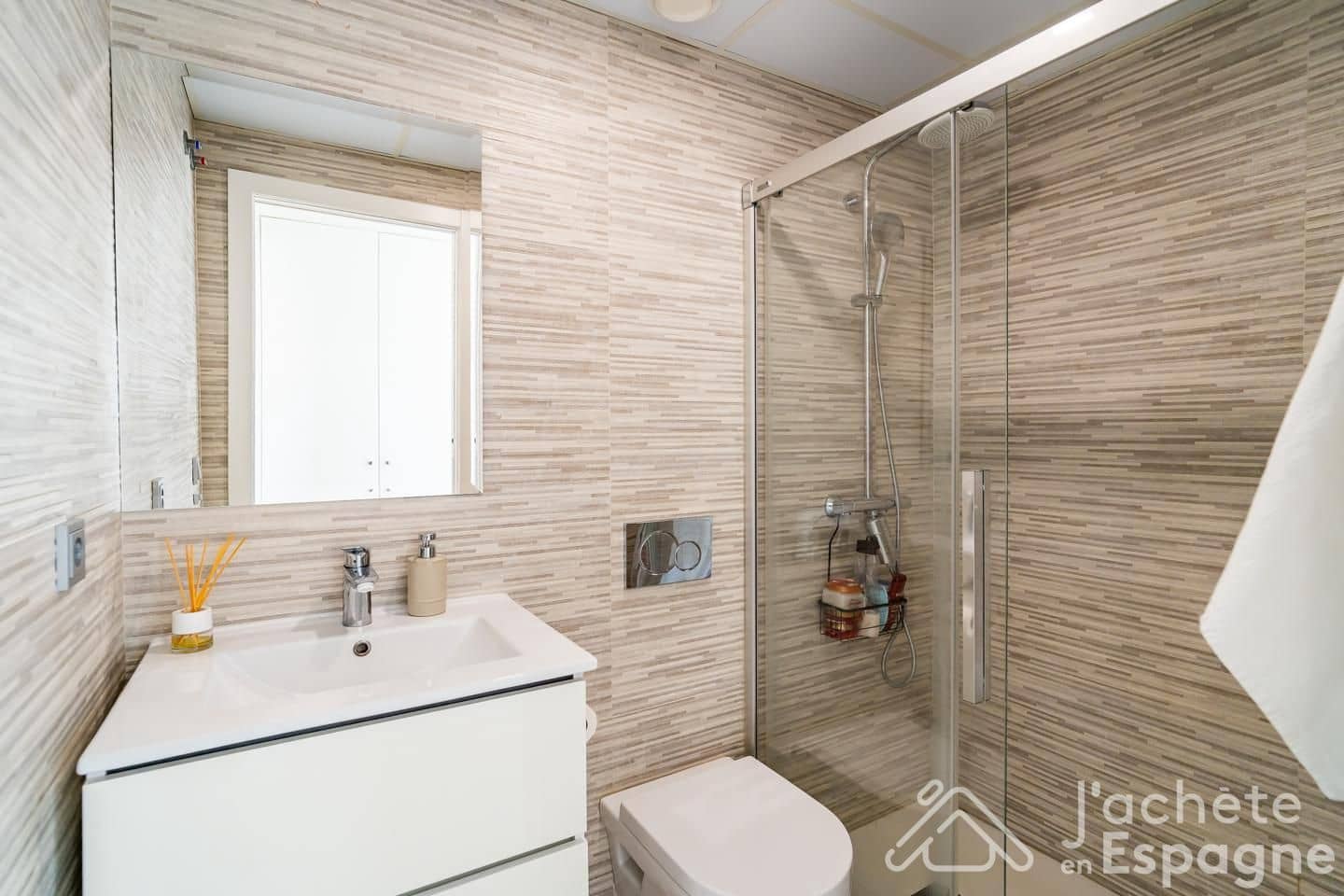 Apartamento de 2 habitaciones en Benalmádena en venta con piscina garaje - 590.000 € (Ref: 10116132)