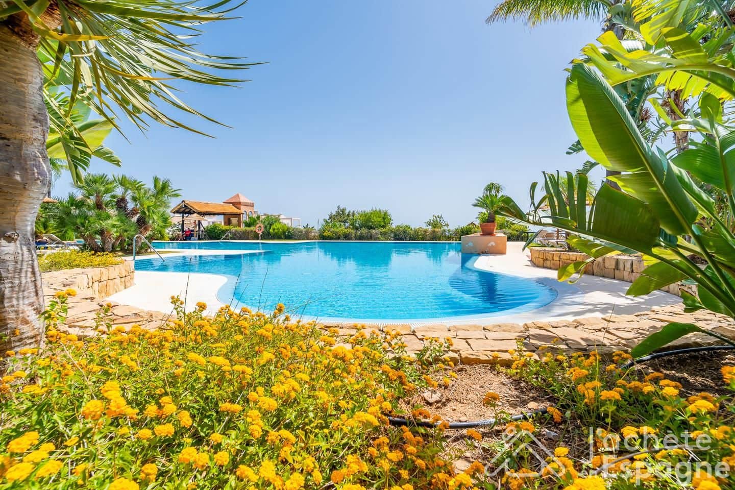 Apartamento de 2 habitaciones en Benalmádena en venta con piscina garaje - 590.000 € (Ref: 10116132)