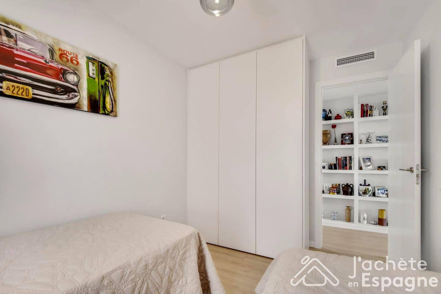 3 bedroom Flat for sale in Vinaros with pool garage - € 420,000 (Ref: 10116135)