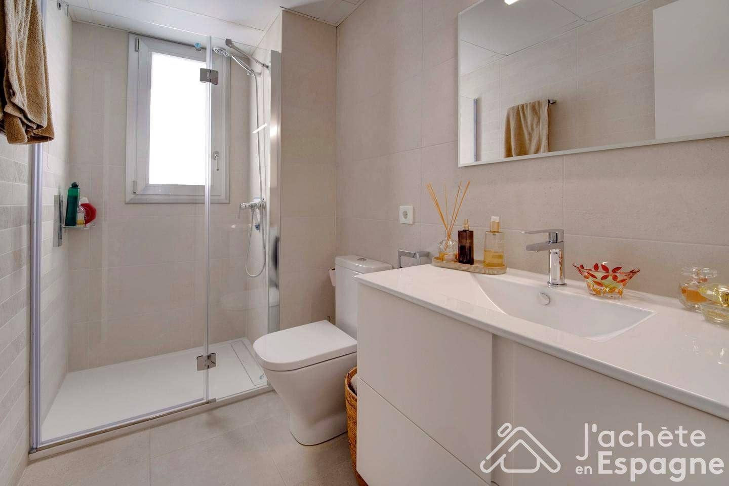 3 bedroom Flat for sale in Vinaros with pool garage - € 420,000 (Ref: 10116135)