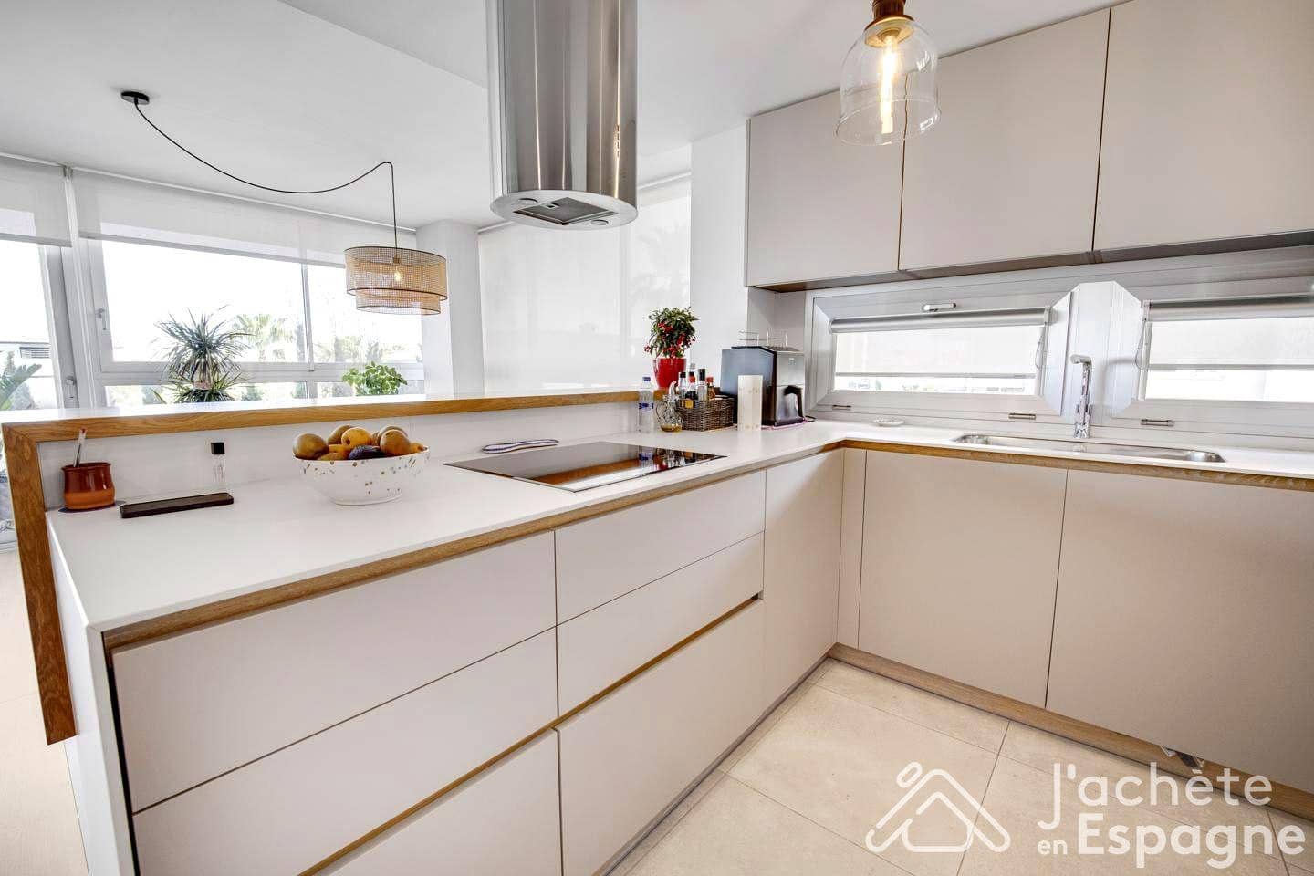 3 bedroom Flat for sale in Vinaros with pool garage - € 420,000 (Ref: 10116135)