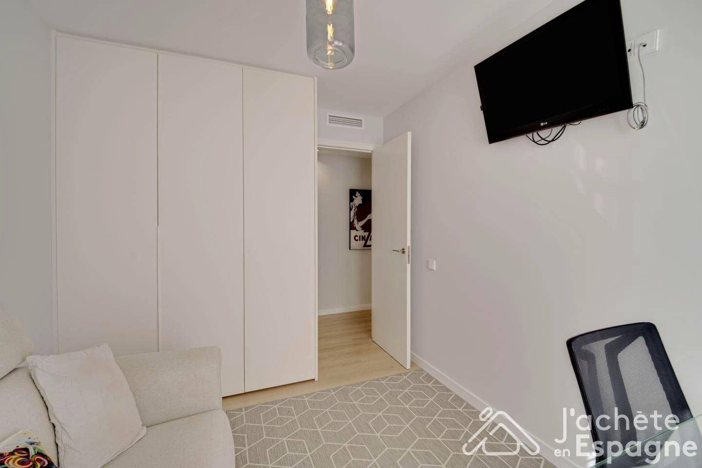 3 bedroom Flat for sale in Vinaros with pool garage - € 420,000 (Ref: 10116135)