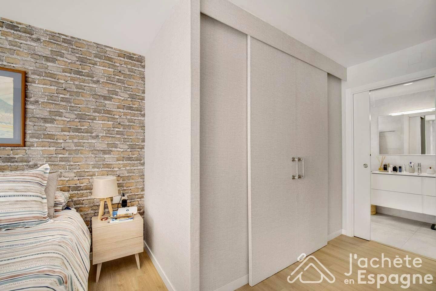 3 bedroom Flat for sale in Vinaros with pool garage - € 420,000 (Ref: 10116135)