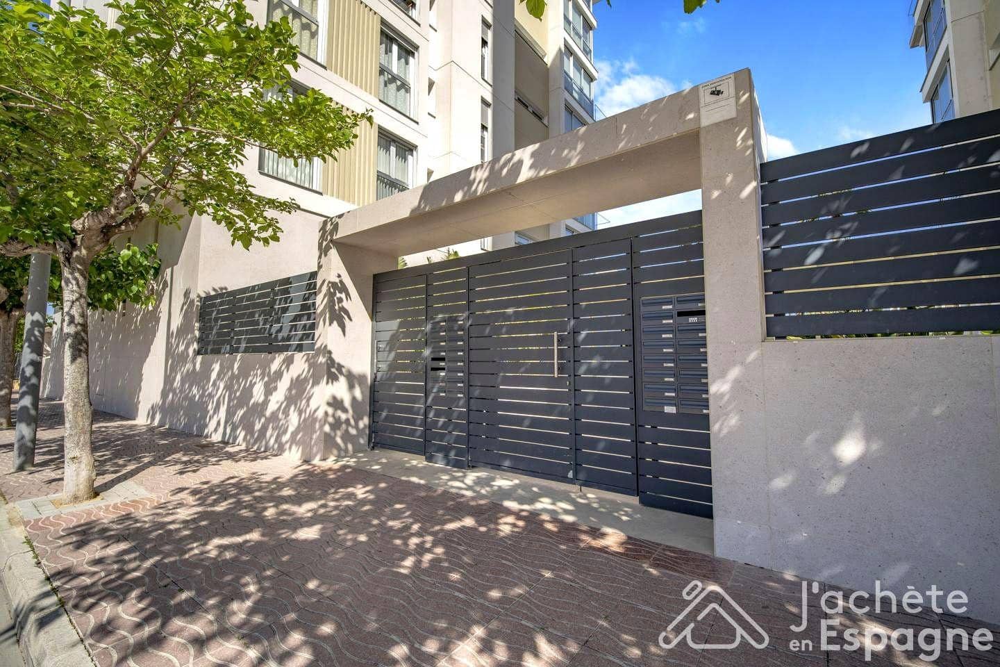 3 bedroom Flat for sale in Vinaros with pool garage - € 420,000 (Ref: 10116135)