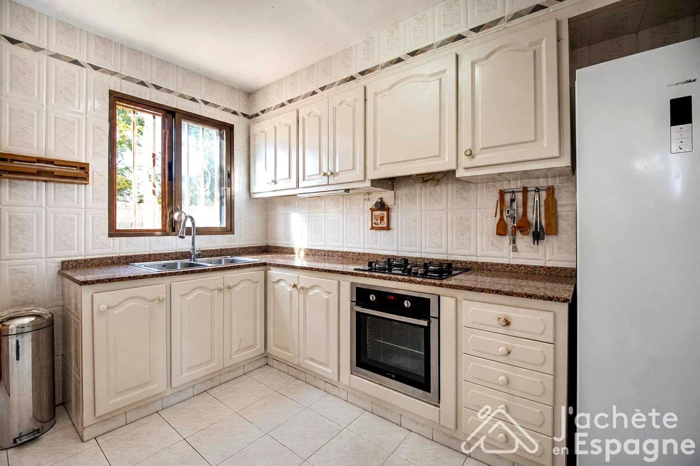 Chalet de 3 habitaciones en Vinaròs en venta con piscina garaje - 345.000 € (Ref: 10116138)