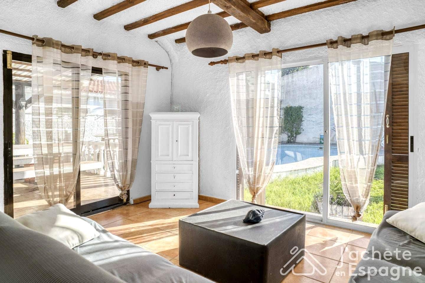 Chalet de 4 habitaciones en Vinaròs en venta con piscina garaje - 320.000 € (Ref: 10116140)