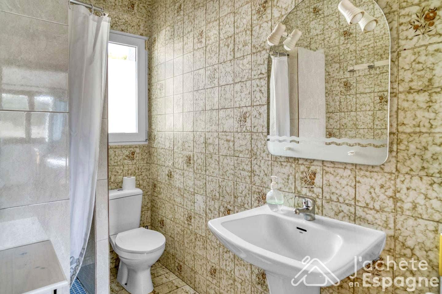 Chalet de 4 habitaciones en Vinaròs en venta con piscina garaje - 320.000 € (Ref: 10116140)