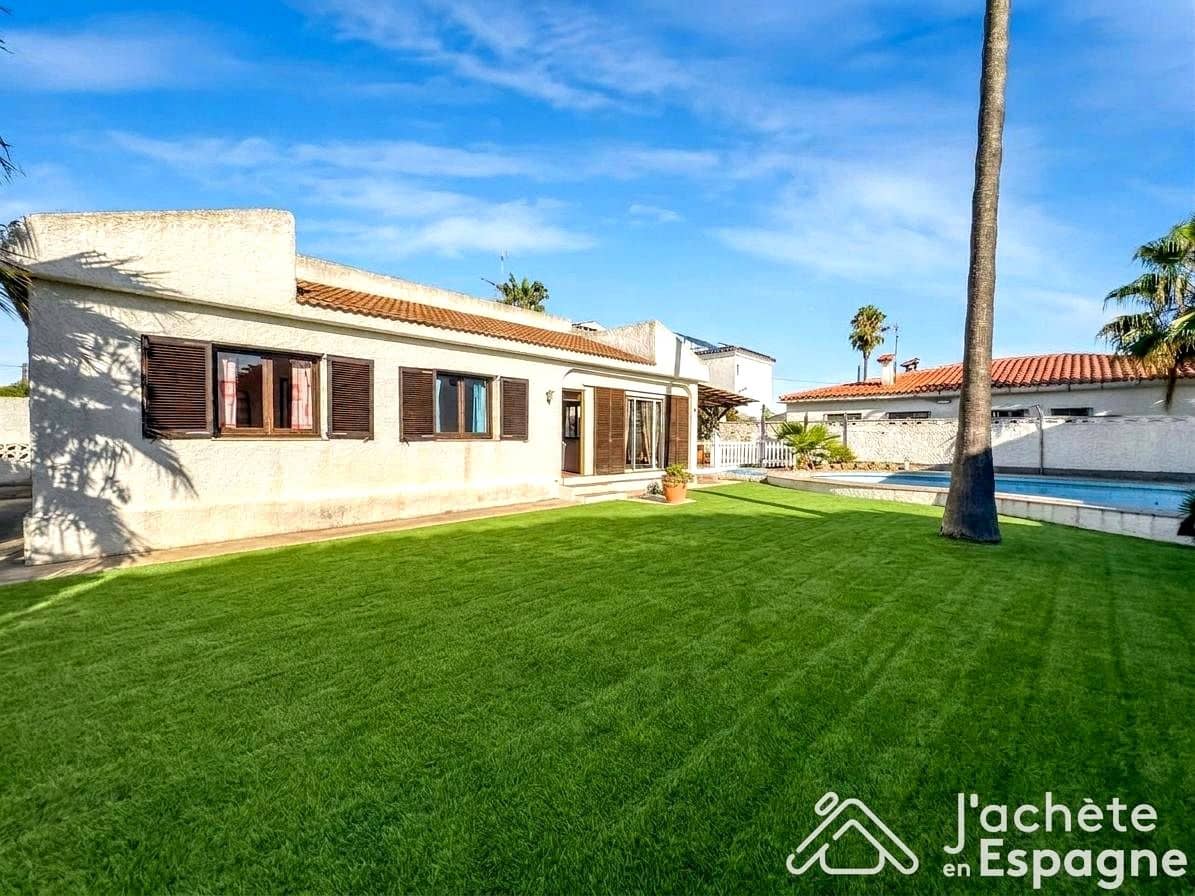 Chalet de 4 habitaciones en Vinaròs en venta con piscina garaje - 320.000 € (Ref: 10116140)