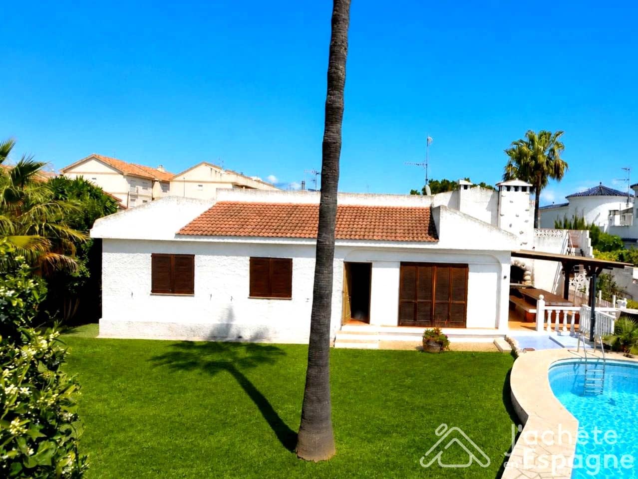 Chalet de 4 habitaciones en Vinaròs en venta con piscina garaje - 320.000 € (Ref: 10116140)