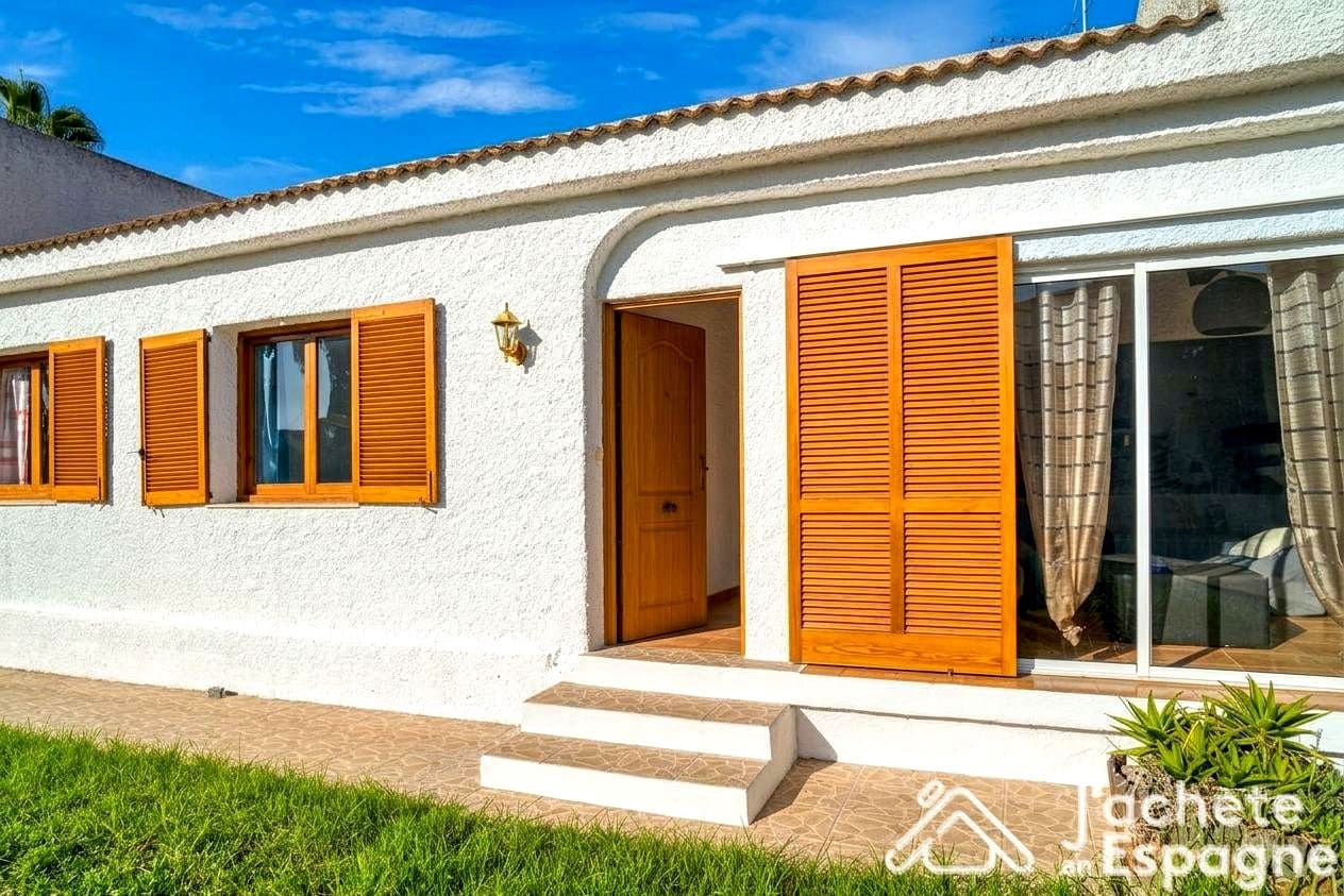 Chalet de 4 habitaciones en Vinaròs en venta con piscina garaje - 320.000 € (Ref: 10116140)