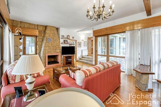 4 bedroom Villa for sale in Alcossebre, Alcalá de Xivert with pool garage - € 1,100,000 (Ref: 10116142)
