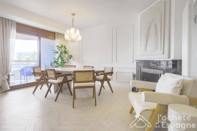 3 soveværelse Lejlighed til salg i Casco Antiguo - Sant Cruz - Ayuntamiento, Alicante by - € 799.000 (Ref: 10116143)
