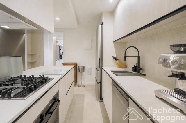 3 soveværelse Lejlighed til salg i Casco Antiguo - Sant Cruz - Ayuntamiento, Alicante by - € 799.000 (Ref: 10116143)