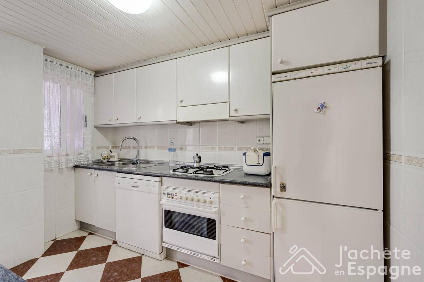 Piso de 3 habitaciones en Playa de San Juan en venta con piscina garaje - 1.049.000 € (Ref: 10116144)