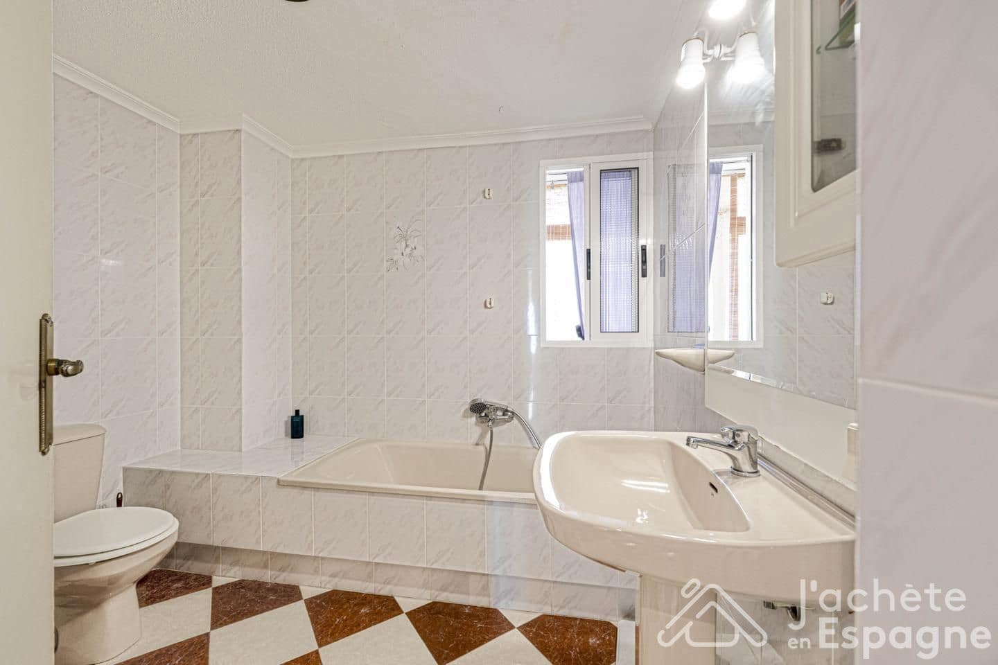 Piso de 3 habitaciones en Playa de San Juan en venta con piscina garaje - 1.049.000 € (Ref: 10116144)