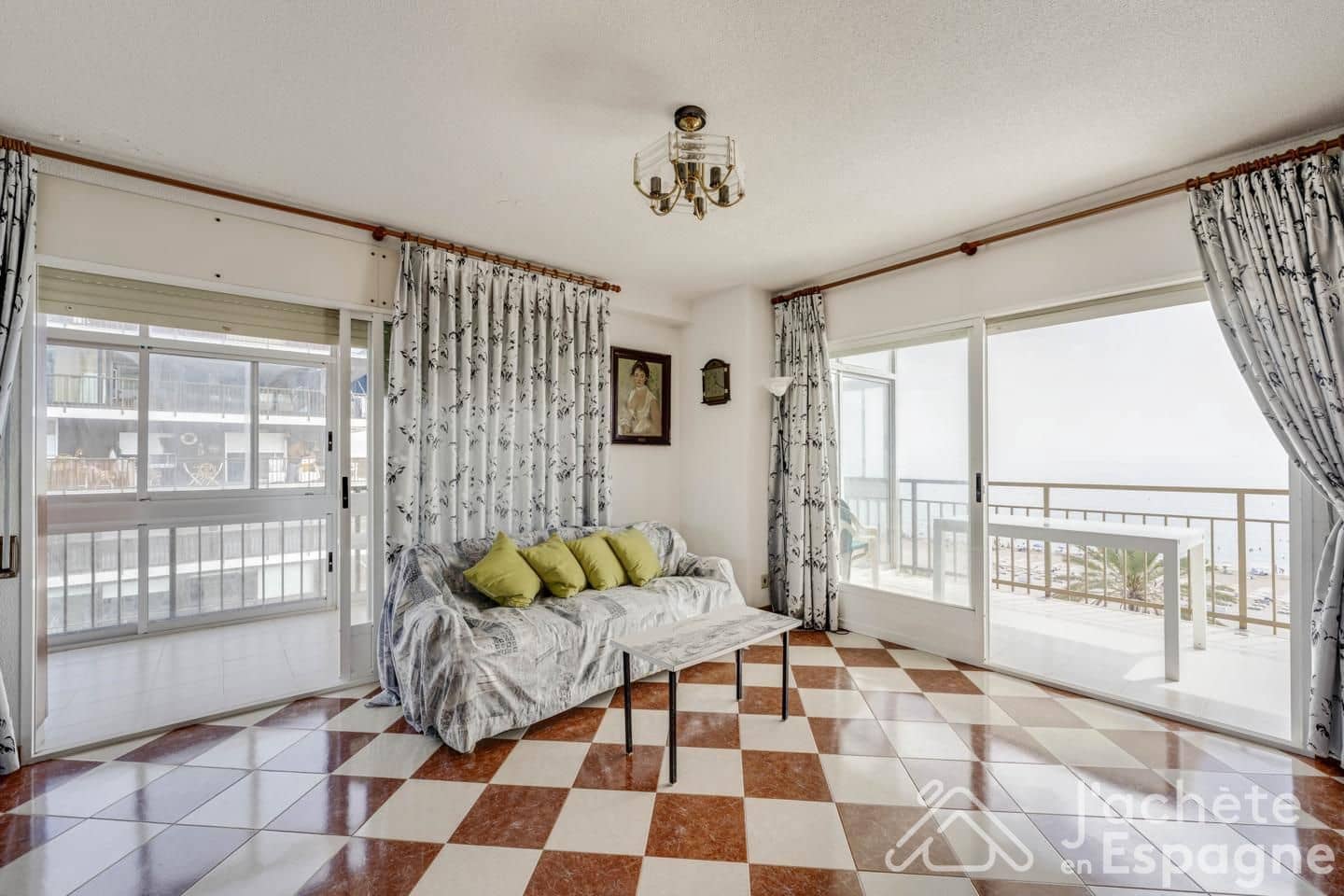 Piso de 3 habitaciones en Playa de San Juan en venta con piscina garaje - 1.049.000 € (Ref: 10116144)