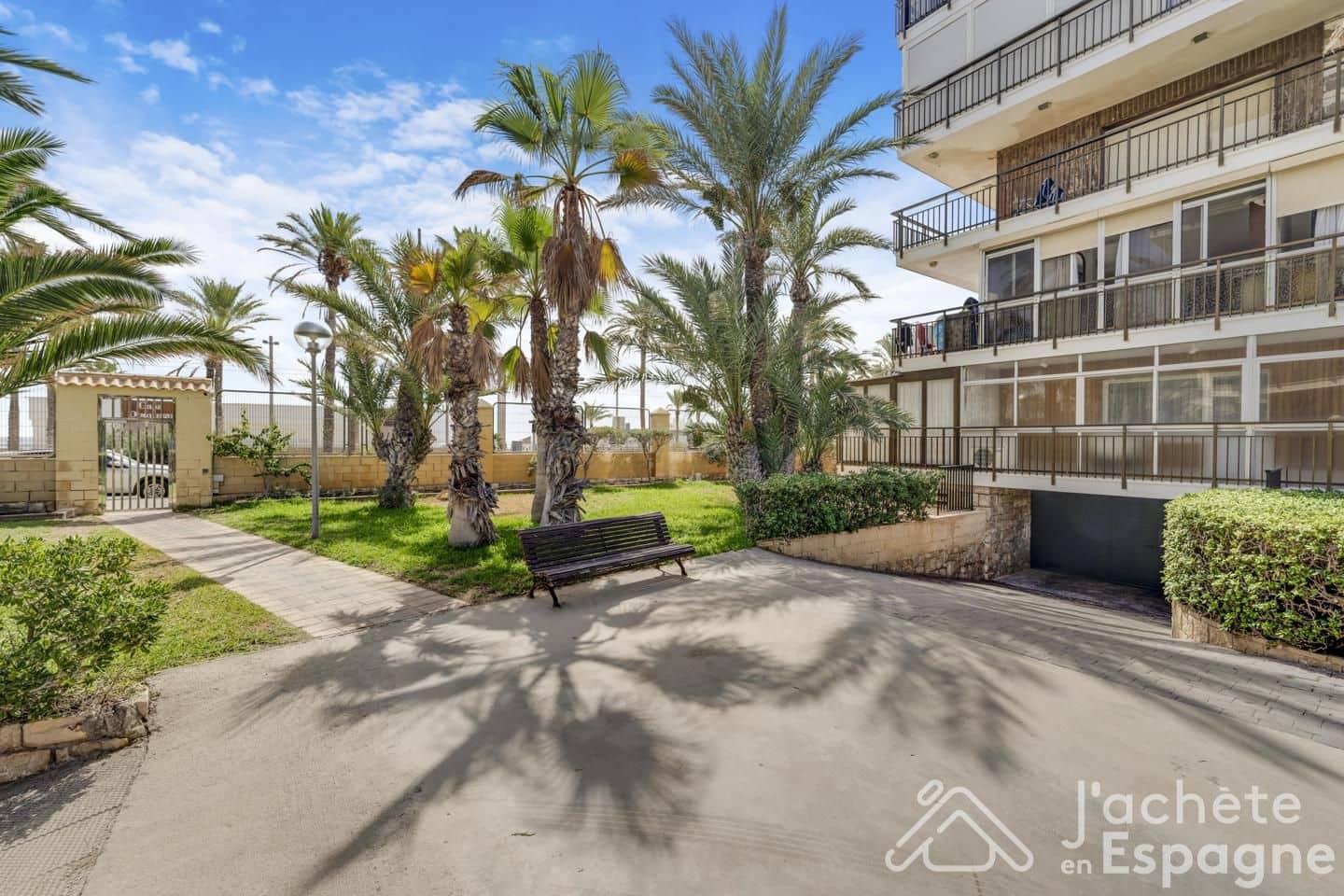 Piso de 3 habitaciones en Playa de San Juan en venta con piscina garaje - 1.049.000 € (Ref: 10116144)
