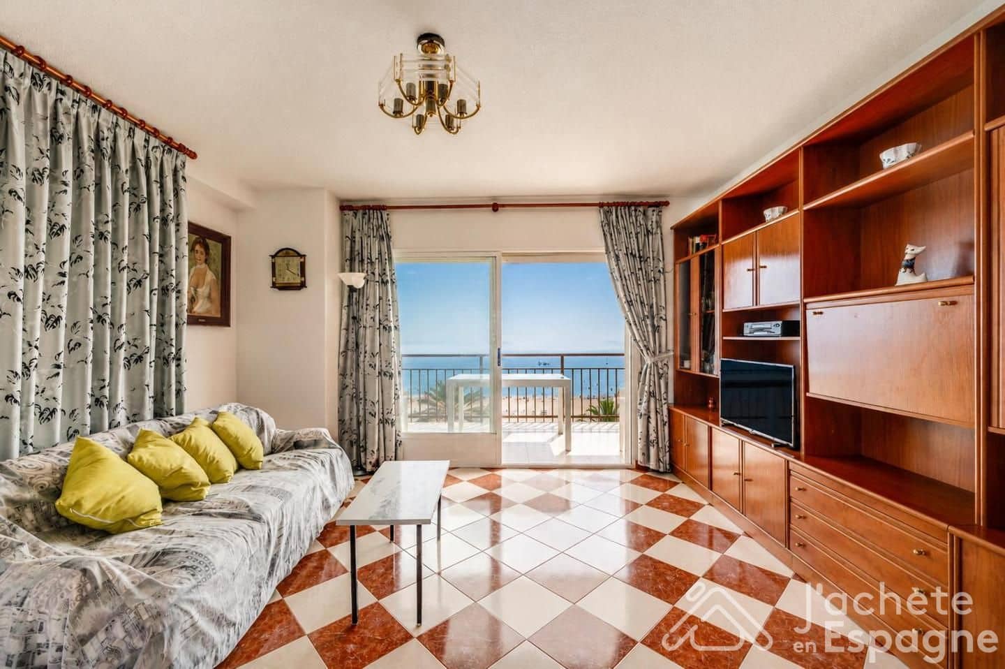 Piso de 3 habitaciones en Playa de San Juan en venta con piscina garaje - 1.049.000 € (Ref: 10116144)
