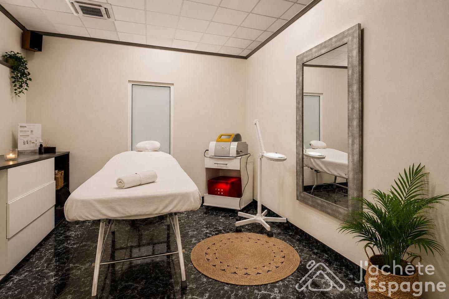 6 bedroom Business for rent in Alboraya / Alboraia - € 850 (Ref: 10116145)