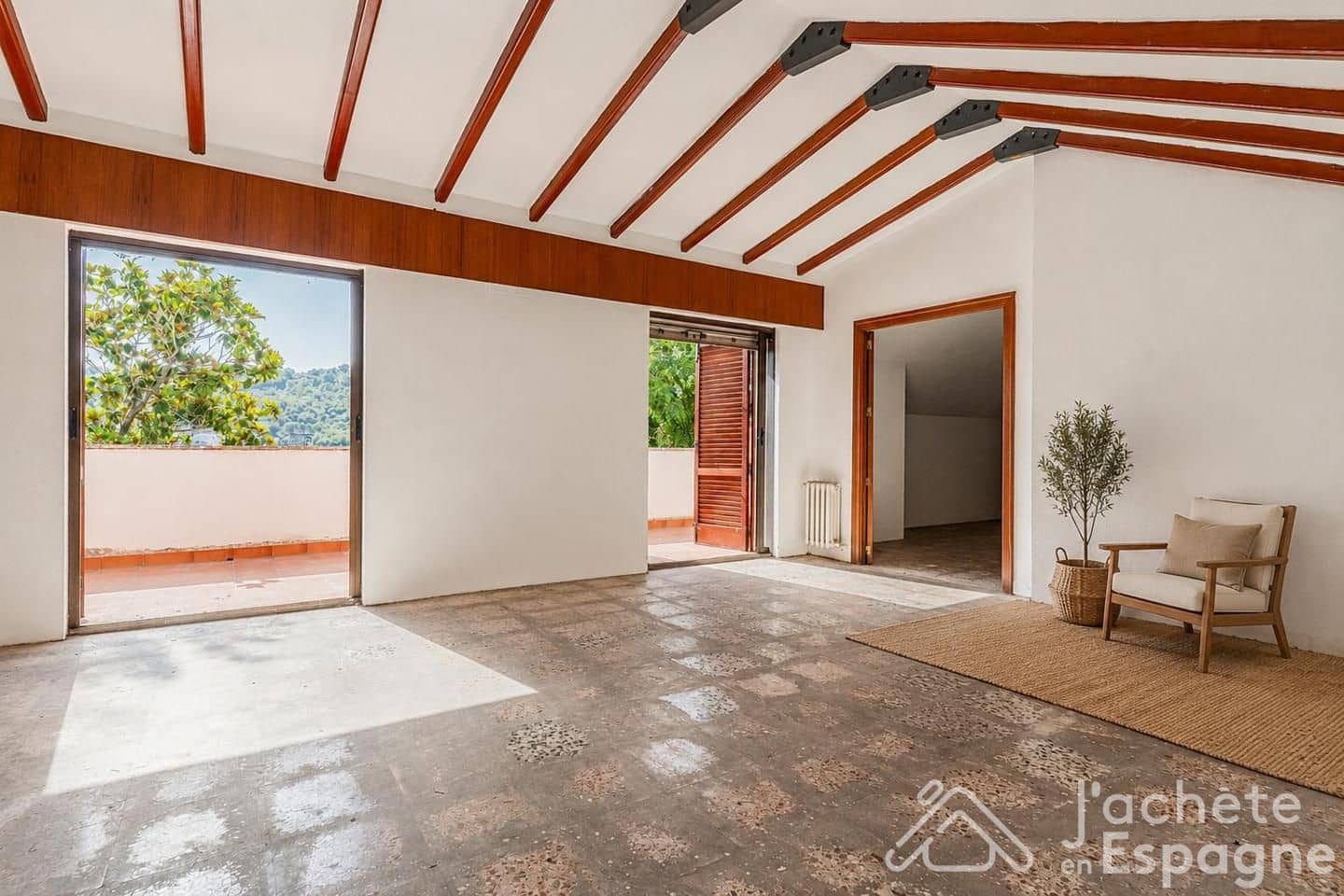 8 Zimmer Villa zu verkaufen in Chiva mit Pool Garage - 790.000 € (Ref: 10116146)
