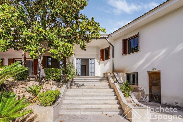 8 Zimmer Villa zu verkaufen in Chiva mit Pool Garage - 790.000 € (Ref: 10116146)