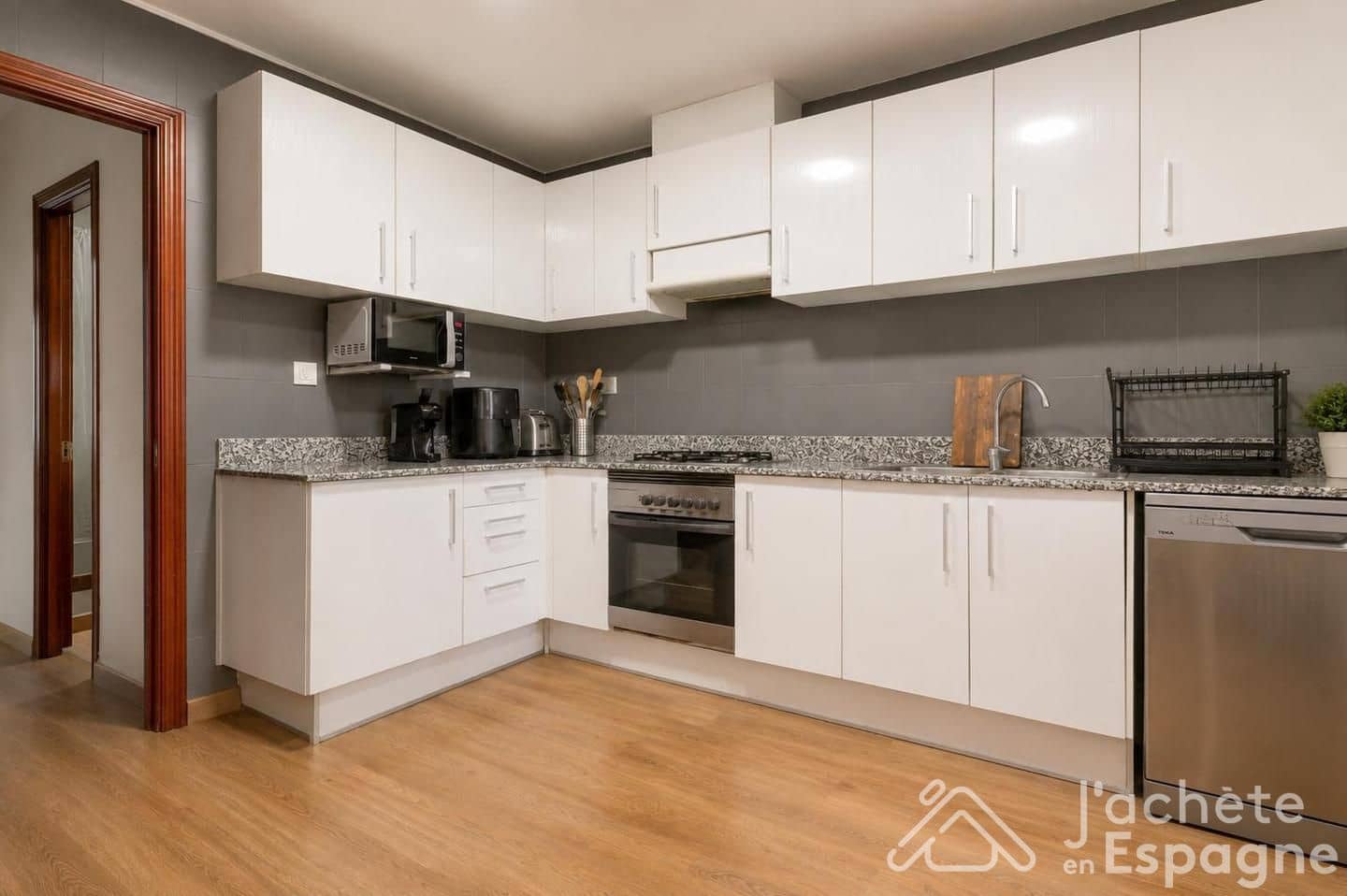 3 slaapkamer Flat te koop in L'Eliana met garage - € 358.000 (Ref: 10116156)