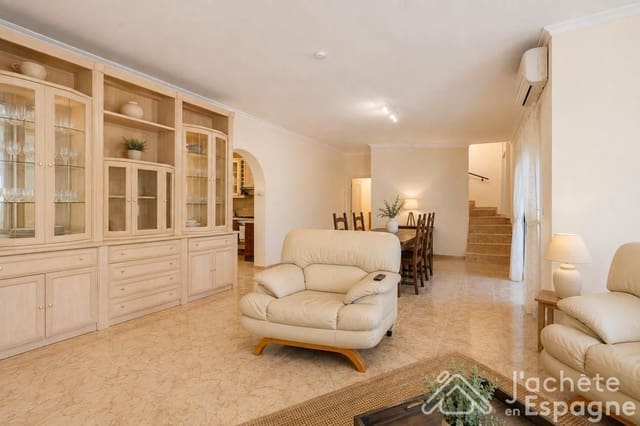 5 sovrum Villa till salu i Montroy med pool garage - 430 000 € (Ref: 10116159)