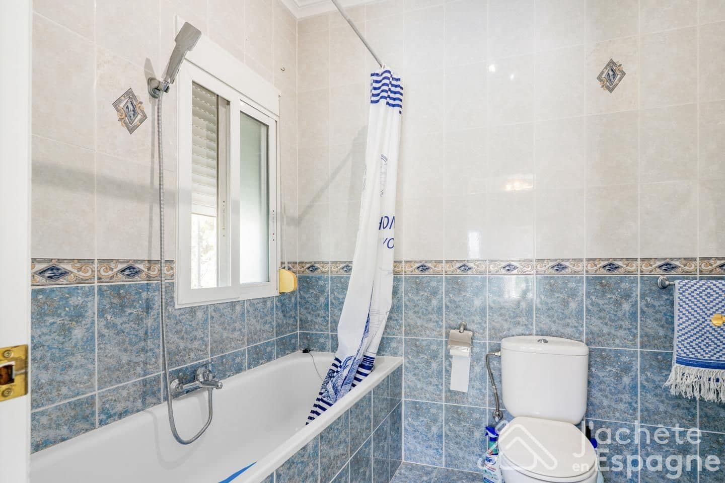 5 sovrum Villa till salu i Montroy med pool garage - 430 000 € (Ref: 10116159)