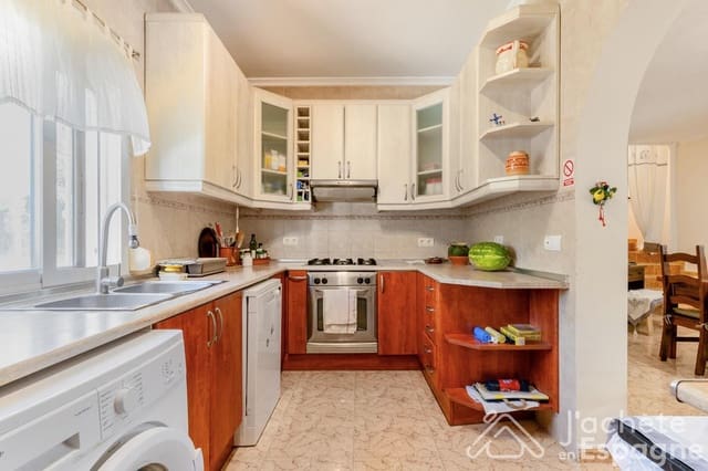 5 sovrum Villa till salu i Montroy med pool garage - 430 000 € (Ref: 10116159)