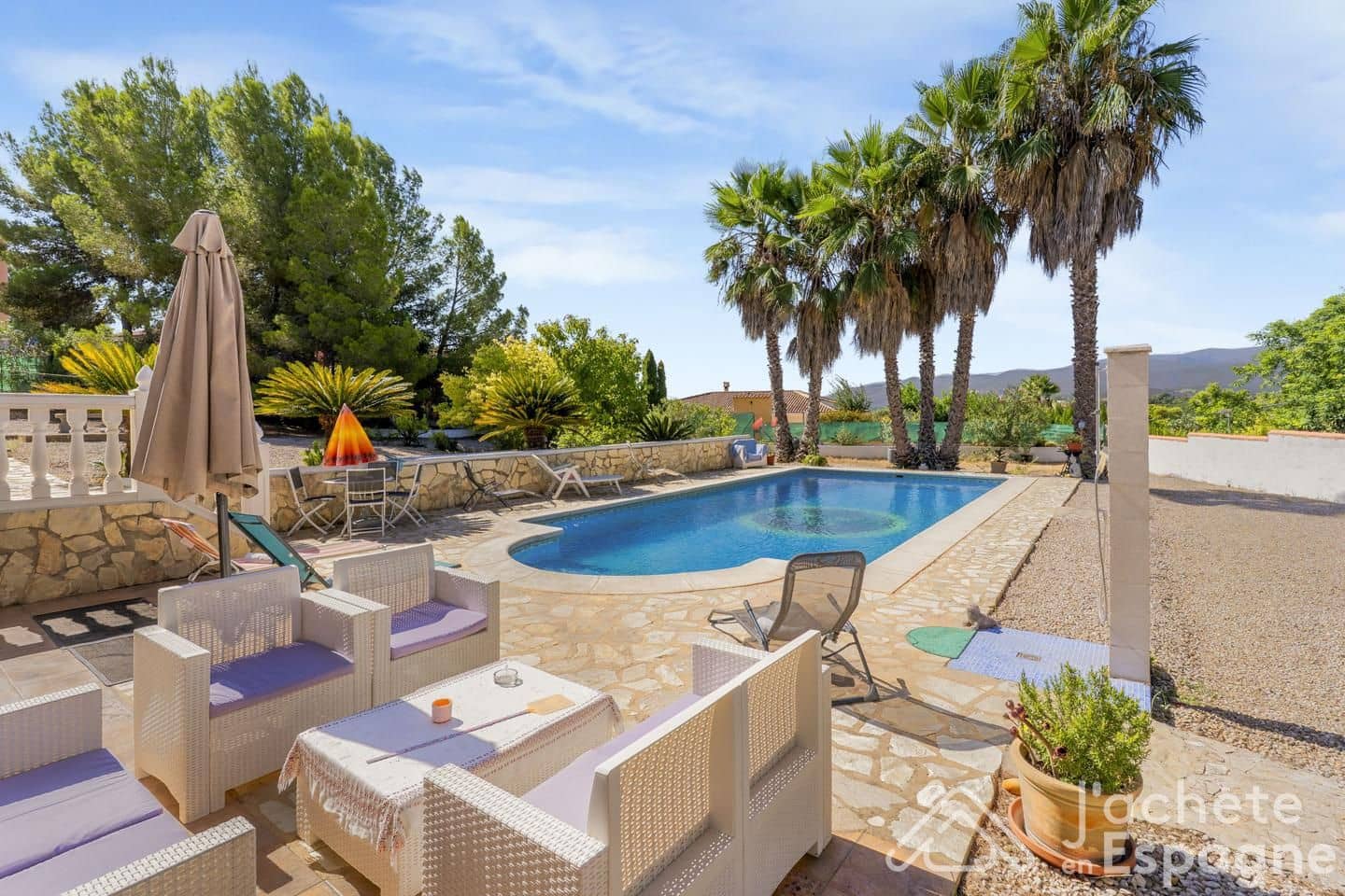 5 sovrum Villa till salu i Montroy med pool garage - 430 000 € (Ref: 10116159)