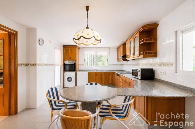 4 sovrum Villa till salu i Gilet med pool garage - 595 000 € (Ref: 10116161)