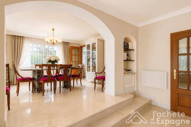 4 sovrum Villa till salu i Gilet med pool garage - 595 000 € (Ref: 10116161)